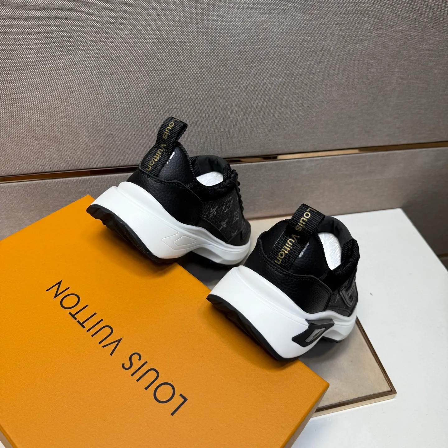 Men's men's shoes 💰pp462【LV～】men's casual shoes 2025z cabinet sales simultaneously 🔶Size: 38-44 #️⃣ 🔷3 colors🔜The upper is made of multi-material splicing➕Mesh lining, comfortable and breathable, sole: original comfortable and wear-resistant outsole, ⚠️real thing📱photographed🎬real thing is better📢📢📢